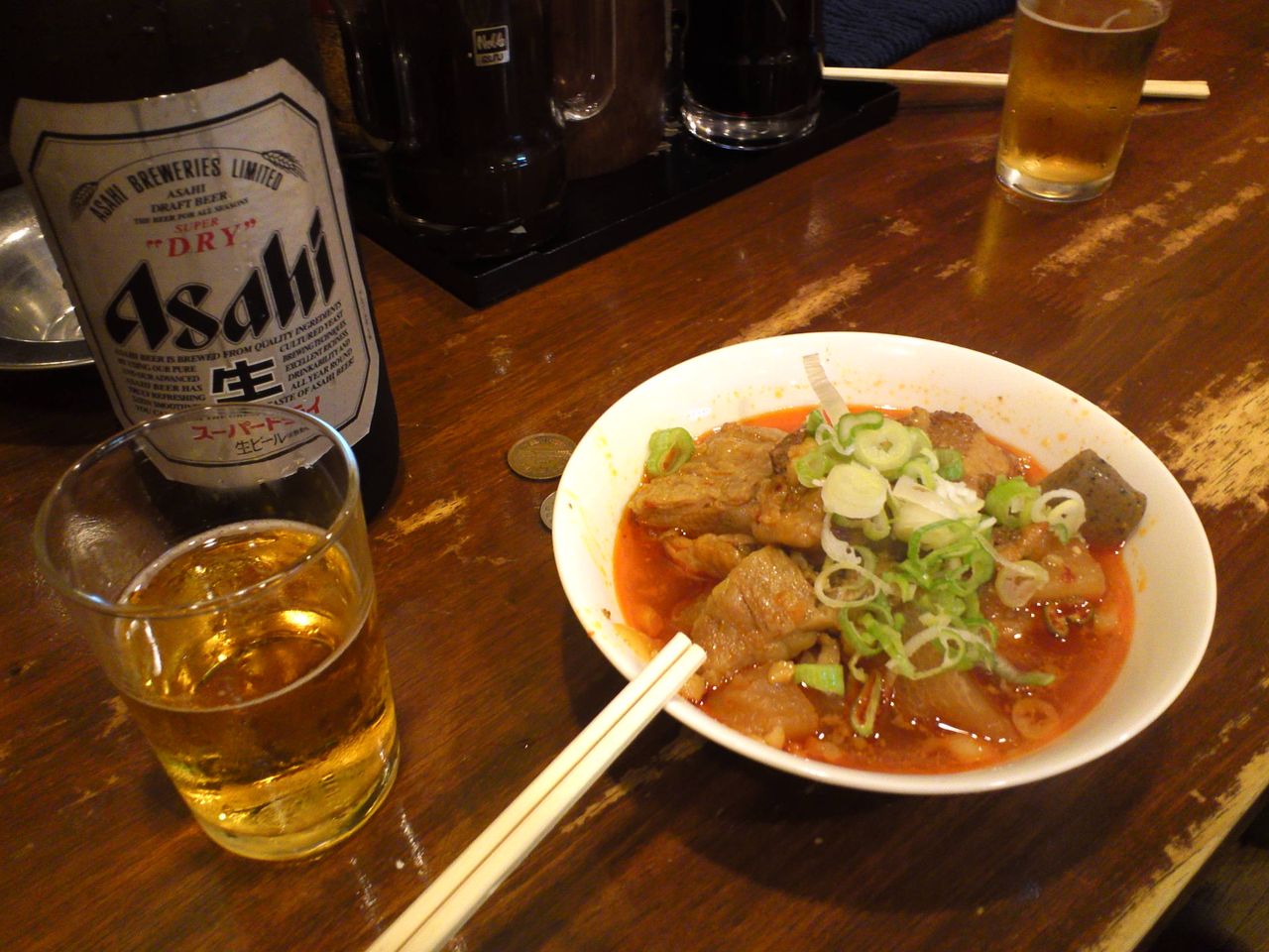 上野アメ横 立ち飲み たきおか え お酒って朝から飲むものじゃないんですか