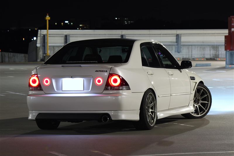 アルテッツァ テールランプ 赤 社外