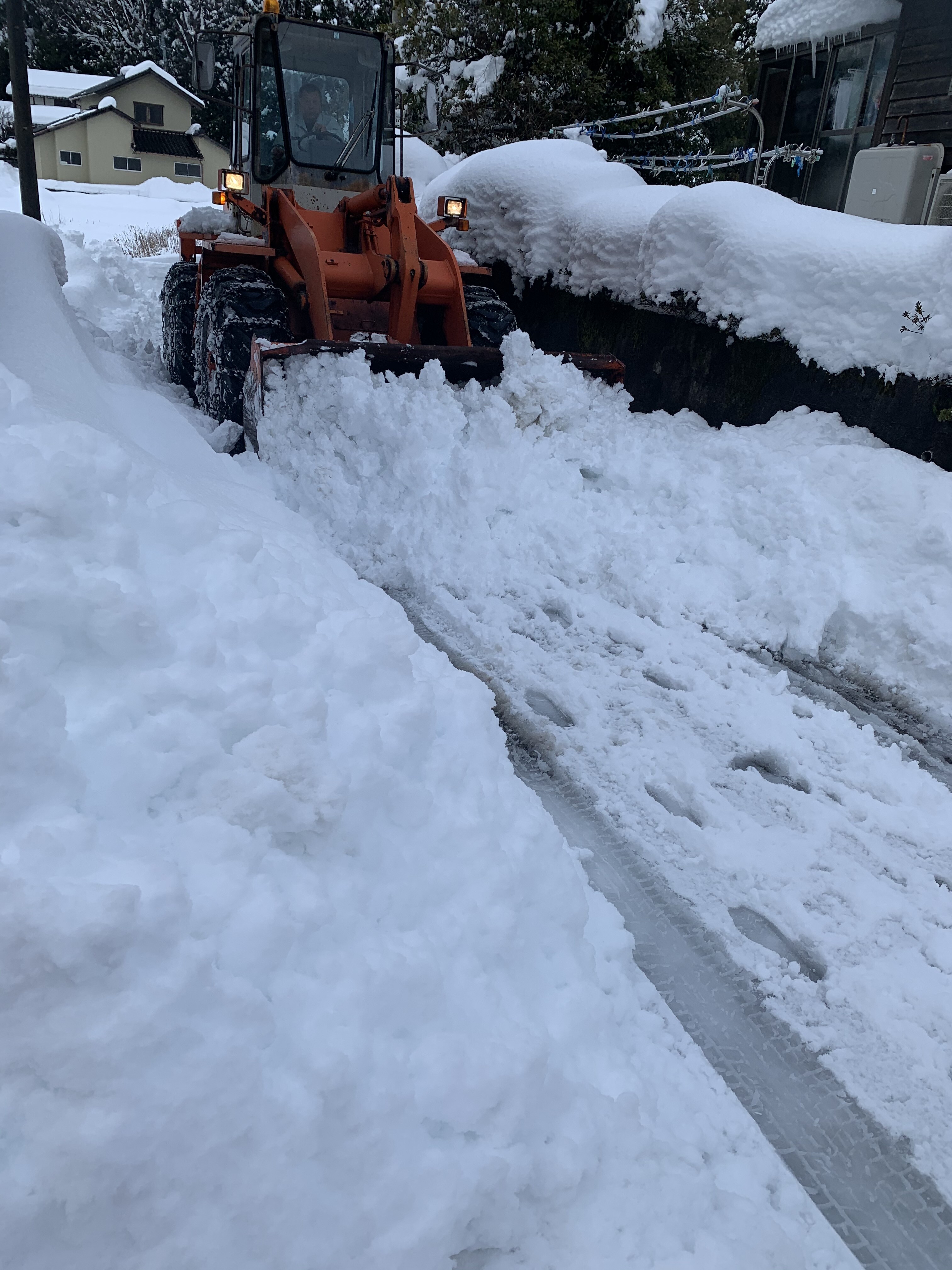 よっしゃー 車出せたー ふりむけば石川