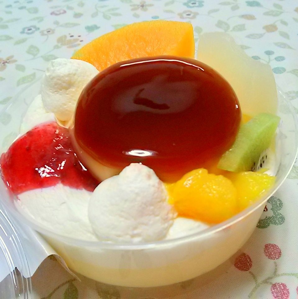 カップスイーツの王道 プリンアラモード 今週のドンレミー ゆみきちのコロコロ日記
