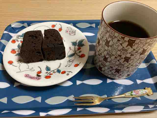 ファミマの厚切りチョコケーキ ことら日記 ファミマの厚切りチョコケーキ ことら日記