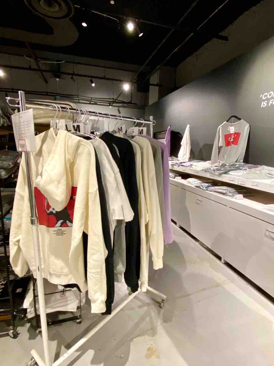 バンクシー展でお買い上げしたグッズ : I LOVE 麻布十番