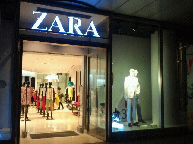 六本木ヒルズのzara I Love 麻布十番