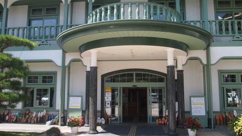 46高山市図書館