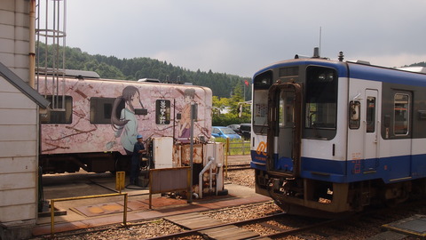 18車庫に入る花咲くいろは列車