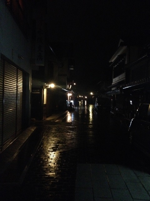 09町並み保存区雨の夜