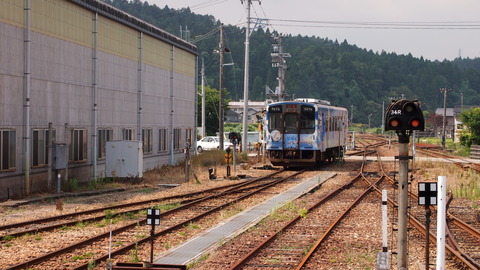 15側線へ入る花咲くいろは列車