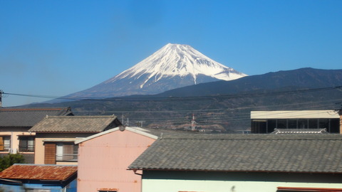 33東海道線車内から見た富士山