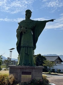 IMG_276512_