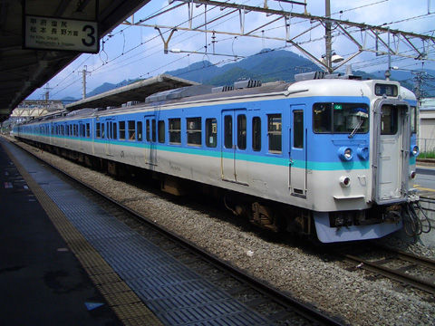 中央本線115系電車(大月駅にて)