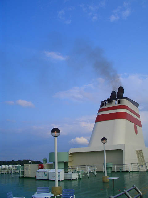 煙突と空