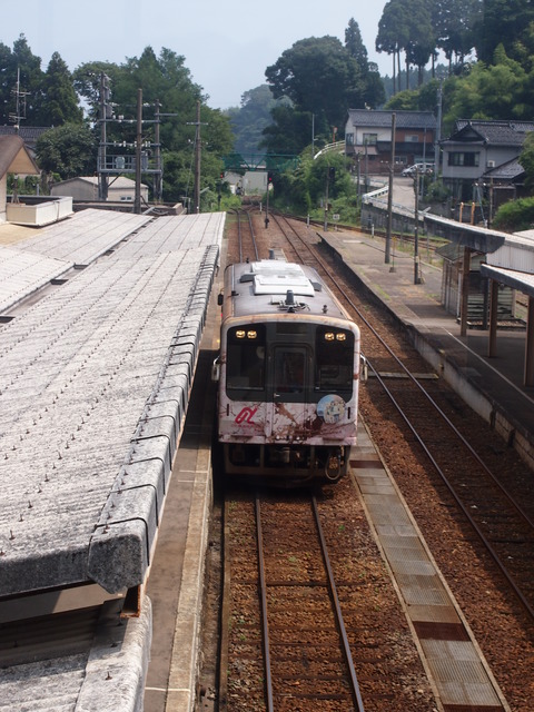 05花咲くいろは列車(穴水駅)