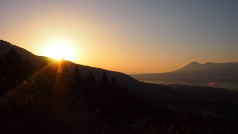 加久藤峠の朝陽