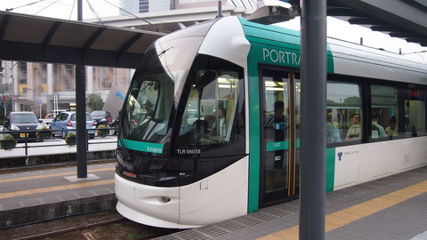 02b通常塗装ポートラム(富山駅北駅)