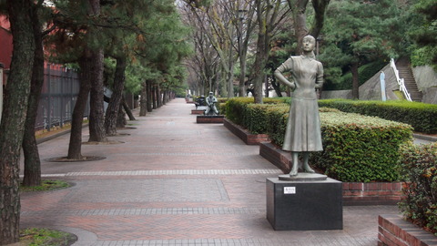 08美術館通り