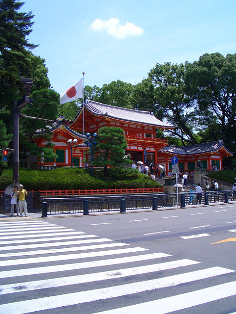 八坂神社の門
