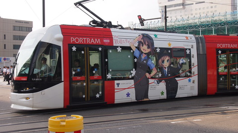 17鉄道むすめ巡りラッピング電車(赤)