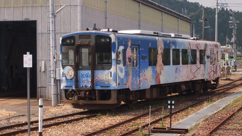 16側線へ入る花咲くいろは列車
