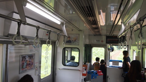 13車内