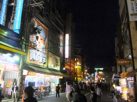 夜の日本橋(とれじゃらす方面)