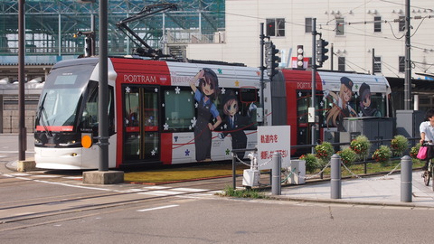 16鉄道むすめ巡りラッピング電車(赤)