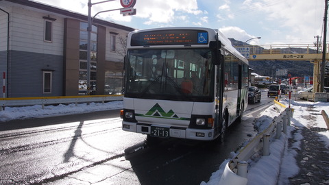 27バスで高山駅へ
