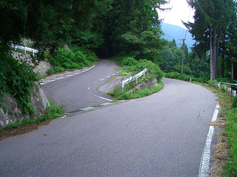 湖周道路にある巡礼スポット