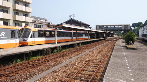 12旧塗装列車