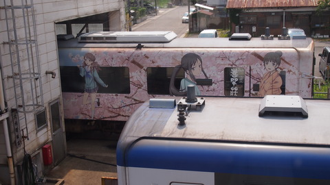 19車庫に入る花咲くいろは列車