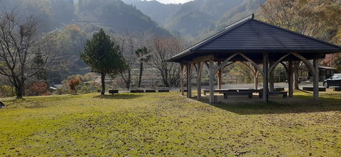 181-165(23-22)仲山城跡キャンプ場1104_122959