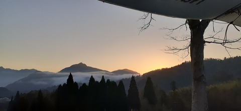 181-165(23-22)仲山城跡キャンプ場1105_064749