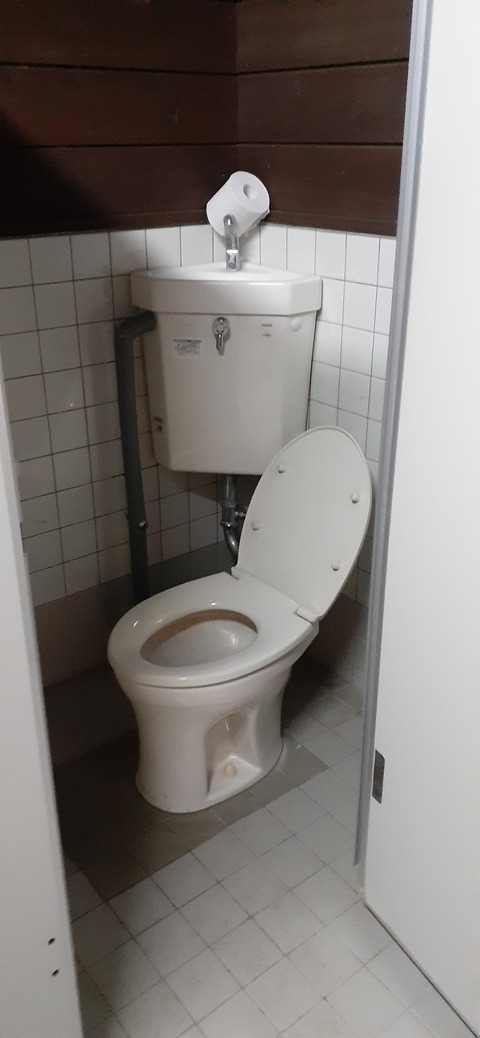 228-211(17-16)泉水キャンプ村909_185144