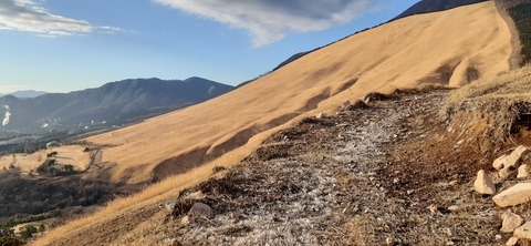 251-232(40-37)伽藍岳ゲリラキャン303_075144