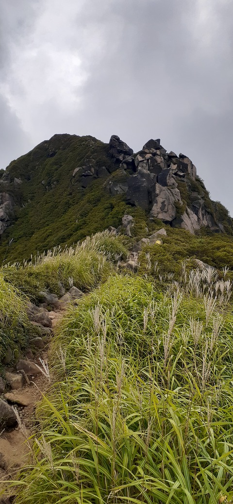 228-211(17-16)登山くじゅう連山910_102654