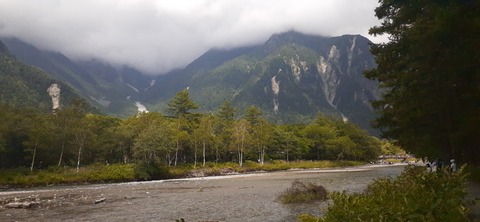 273-253(10-9) 上高地穂高岳817_130527