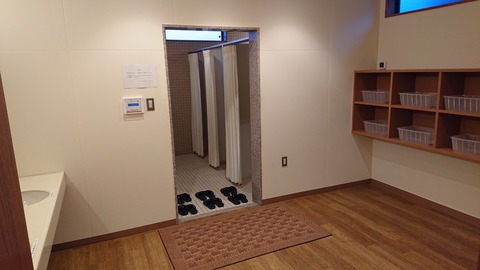 87-73(42-37)モンベル五ヶ山ベースキャンプ842