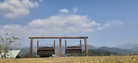 181-165(23-22)仲山城跡キャンプ場1104_123309