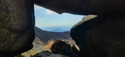 251-232(40-37)伽藍岳ゲリラキャン303_101537