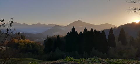 181-165(23-22)仲山城跡キャンプ場1105_070341