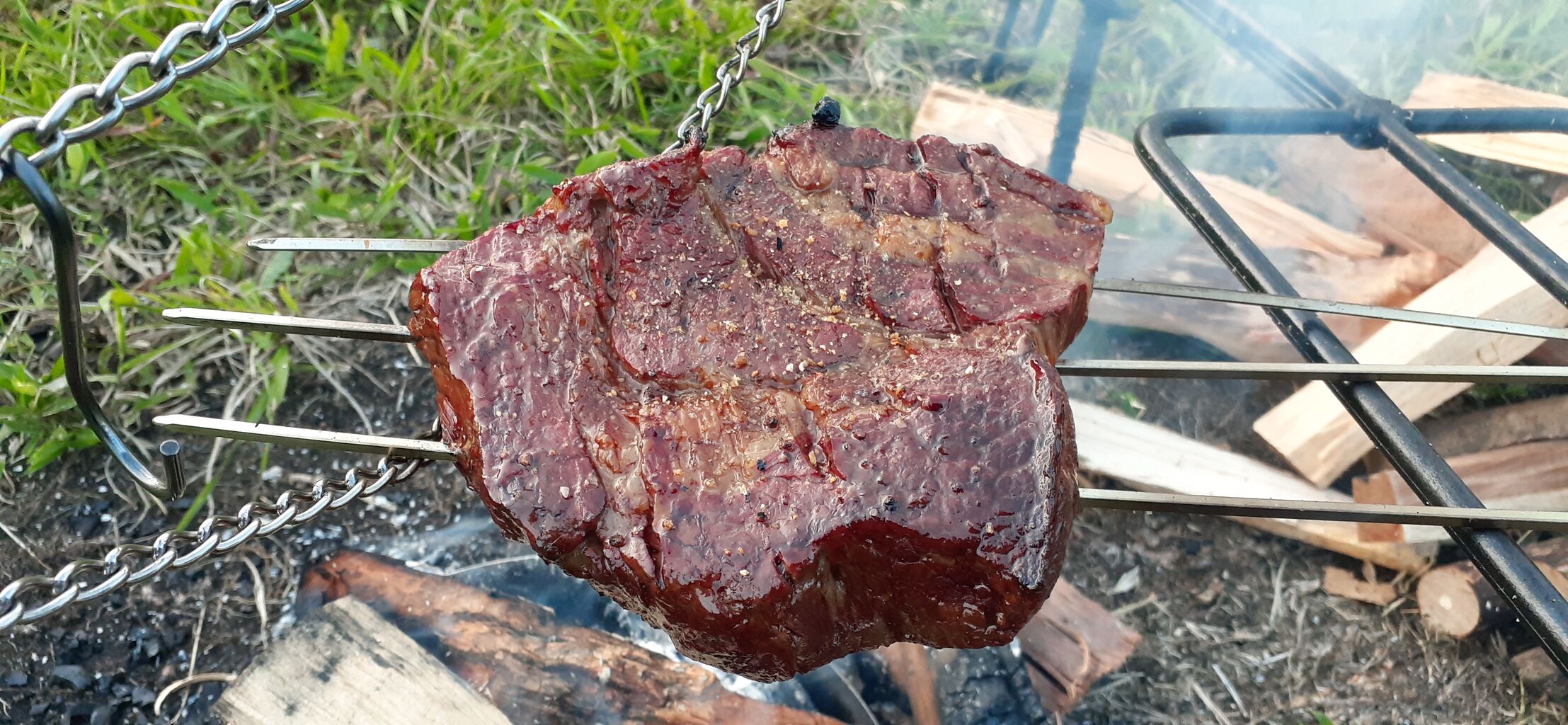 直火焼き肉にwildガブリエルで肉汁スプラッシュ 直火からの即席暖炉で暖まる夜と開放的過ぎる温泉 オートキャンプ場遊牧民 後編 ラヲキャン ラーメンヲタクがキャンプ沼にズブズブハマるまで 直火焼き肉にwildガブリエルで肉汁スプラッシュ 直火からの即席暖炉で暖まる夜と開放的過ぎる温泉 オートキャンプ場遊牧民 後編 ラヲキャン ラーメンヲタクがキャンプ沼にズブズブハマるまで