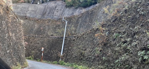 181-165(23-22)仲山城跡キャンプ場1104_104528