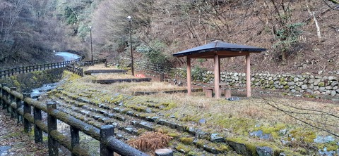 147-132(46-46)桂木山麓白糸の滝20_082324