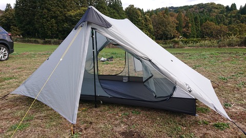 このテント、登山用なのに広いぞ!?気が利いた機能と拡張性を このテント、登山用なのに広いぞ!?気が利いた機能と拡張性を