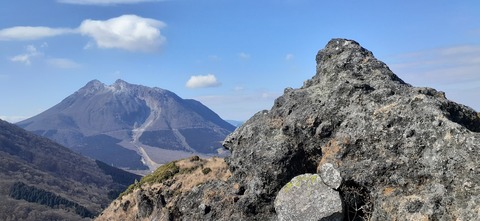 251-232(40-37)伽藍岳ゲリラキャン303_102138