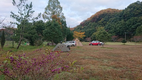 67-54(22-18)辻河原公園キャンプ場158S
