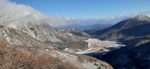 238-221(27-26)法華院温泉山荘1119_082428