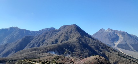 251-232(40-37)伽藍岳ゲリラキャン303_095139