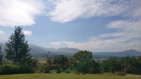 121-106(20-20)九重山麓風の丘610