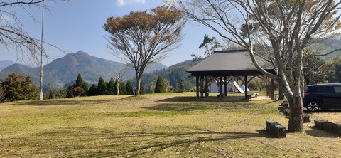 181-165(23-22)仲山城跡キャンプ場1104_122650