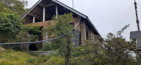 224-207(13-12)祖母山9合目山小屋816_125448